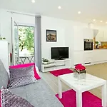 Apartment Mira