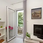Mira Apartment Makarska