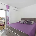 Mira Apartment Makarska