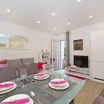 Mira Apartment Makarska