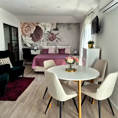 Apartment Mira Makarska