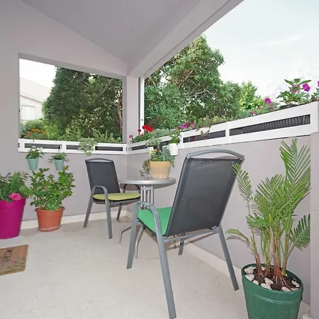 Apartment Mira Makarska